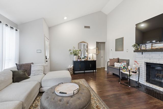 10618 Lone Pine Lane, Fort Worth, TX 76108