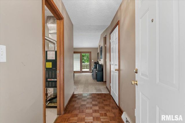 1216 Dani Lane, Springfield, IL 62712