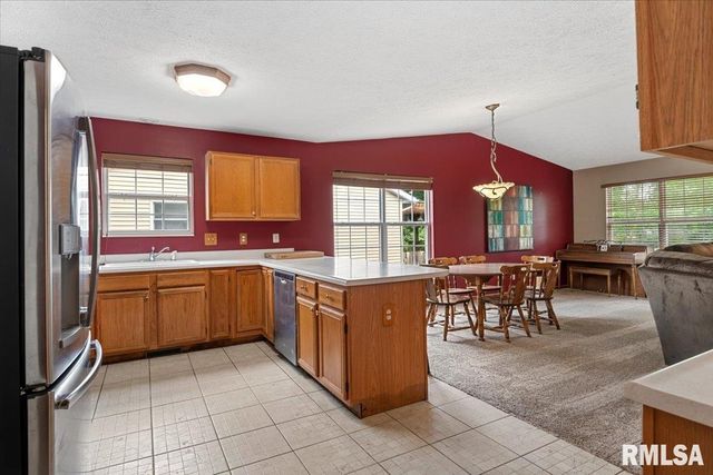 1216 Dani Lane, Springfield, IL 62712