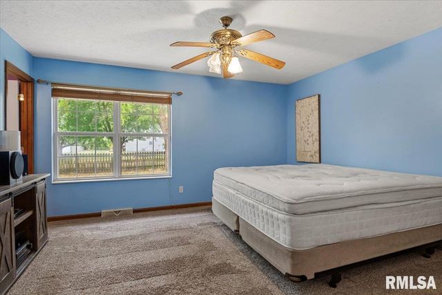 1216 Dani Lane, Springfield, IL 62712