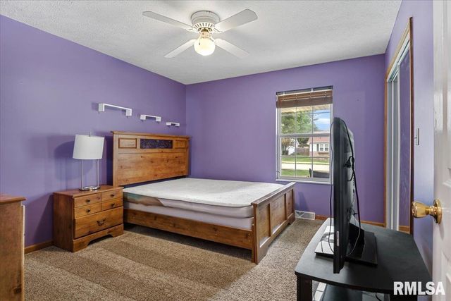 1216 Dani Lane, Springfield, IL 62712
