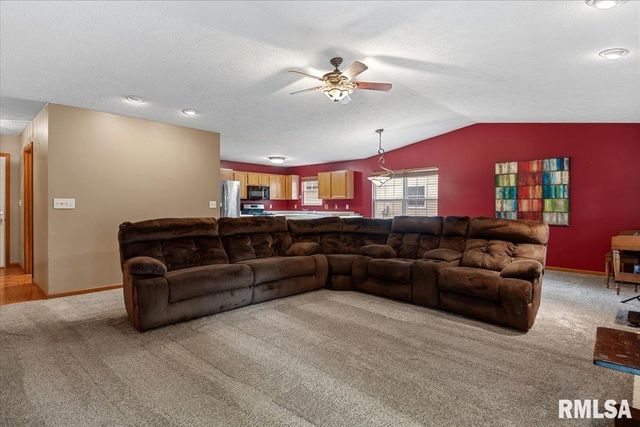 1216 Dani Lane, Springfield, IL 62712