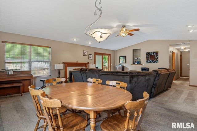 1216 Dani Lane, Springfield, IL 62712
