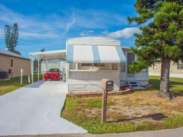 10 Desoto Lane, Port St Lucie, FL 34952