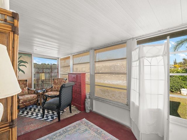 10 Desoto Lane, Port St Lucie, FL 34952