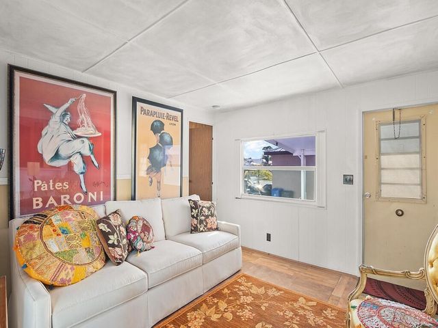 10 Desoto Lane, Port St Lucie, FL 34952