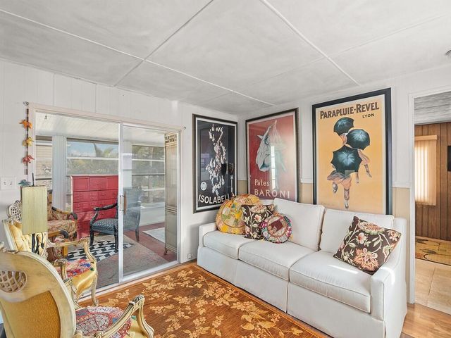 10 Desoto Lane, Port St Lucie, FL 34952