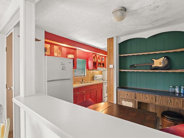 10 Desoto Lane, Port St Lucie, FL 34952