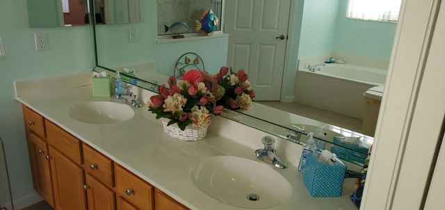 1128 NW Mossy Oak Way, Jensen Beach, FL 34957