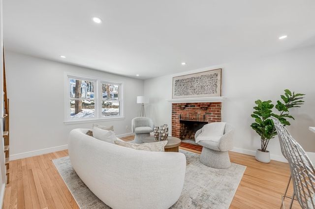 150 Grove St, Reading, MA 01867