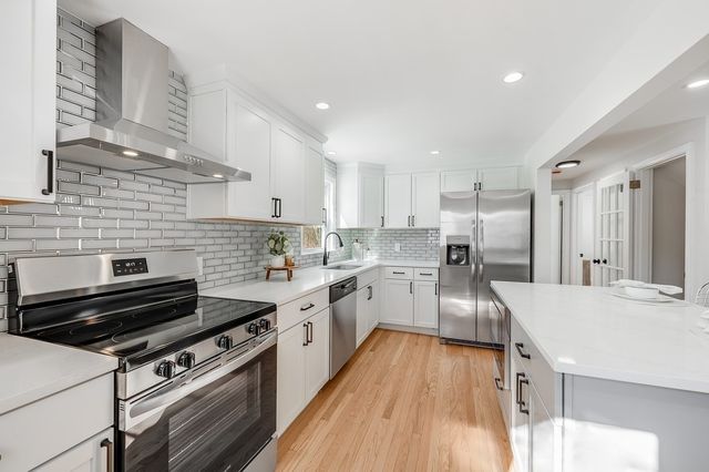 150 Grove St, Reading, MA 01867