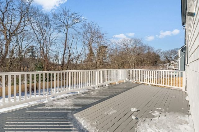 150 Grove St, Reading, MA 01867