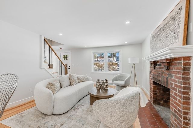 150 Grove St, Reading, MA 01867