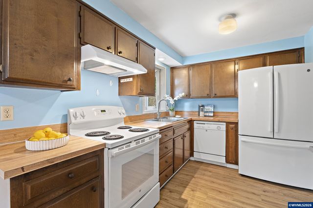 5585 Fairfield Ct S, Salem, OR 97306