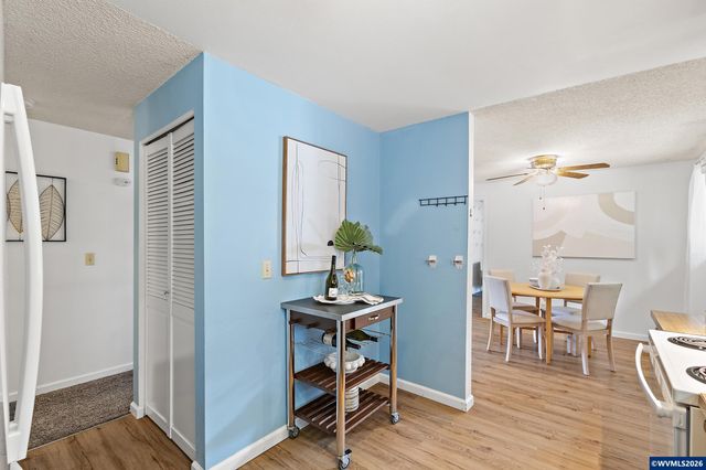5585 Fairfield Ct S, Salem, OR 97306