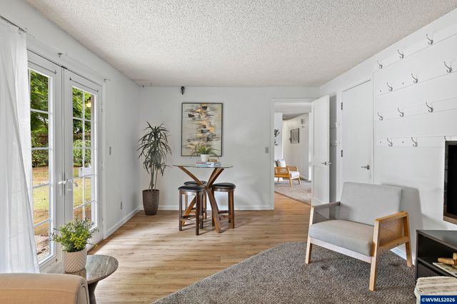 5585 Fairfield Ct S, Salem, OR 97306