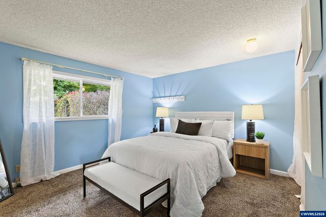 5585 Fairfield Ct S, Salem, OR 97306