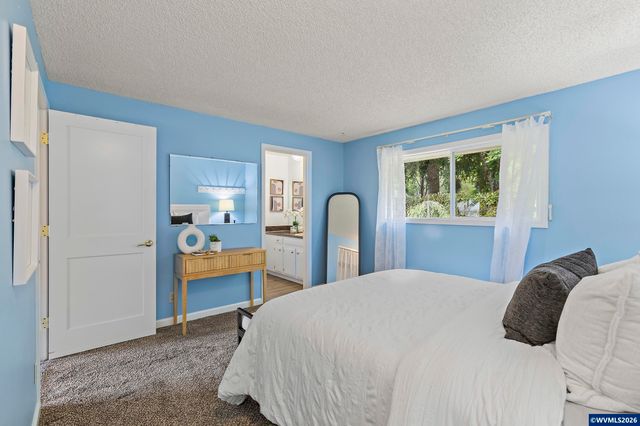 5585 Fairfield Ct S, Salem, OR 97306