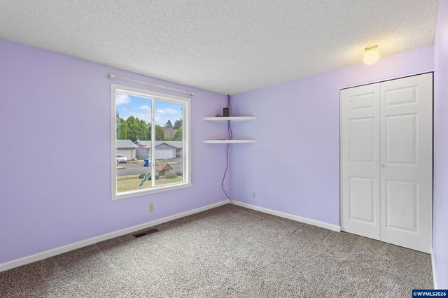 5585 Fairfield Ct S, Salem, OR 97306
