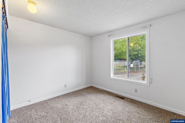5585 Fairfield Ct S, Salem, OR 97306