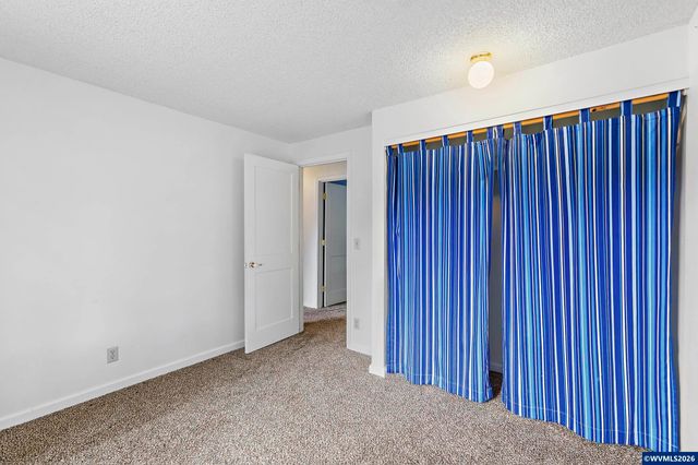 5585 Fairfield Ct S, Salem, OR 97306