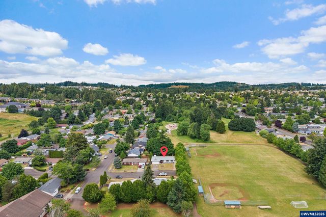 5585 Fairfield Ct S, Salem, OR 97306