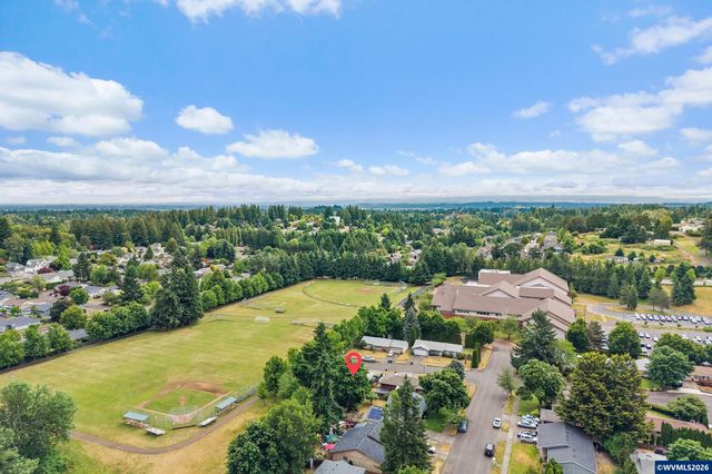 5585 Fairfield Ct S, Salem, OR 97306