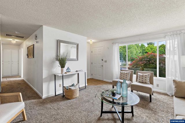 5585 Fairfield Ct S, Salem, OR 97306