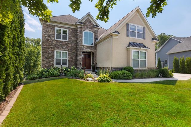 10033 Frederick Place, Eden Prairie, MN 55347