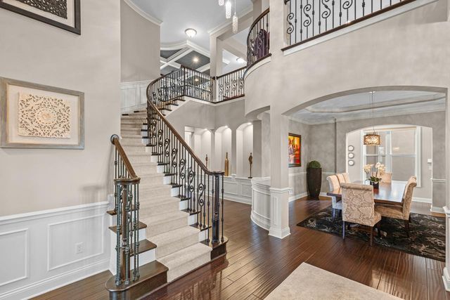 10033 Frederick Place, Eden Prairie, MN 55347