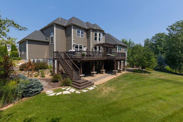 10033 Frederick Place, Eden Prairie, MN 55347