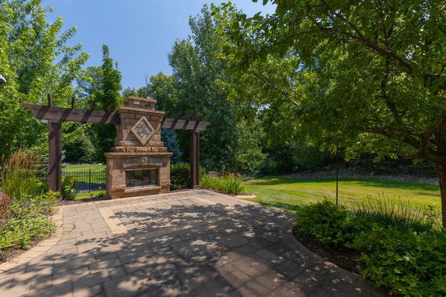 10033 Frederick Place, Eden Prairie, MN 55347