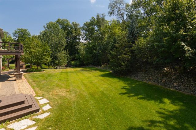 10033 Frederick Place, Eden Prairie, MN 55347