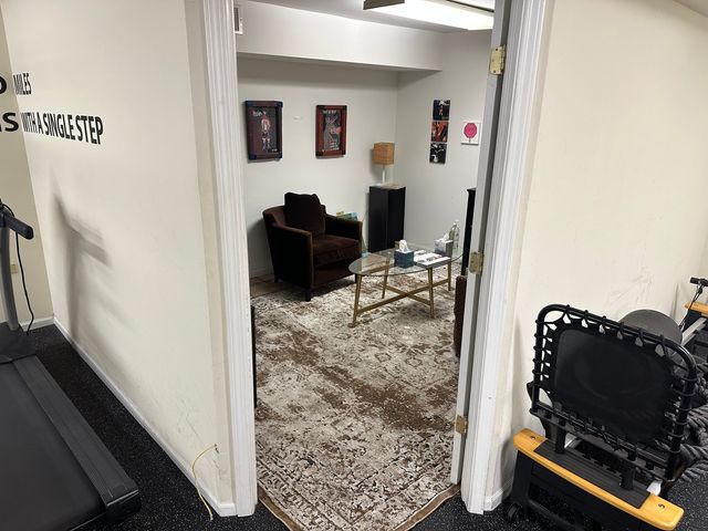 1070 N Milwaukee Avenue, Chicago, IL 60642