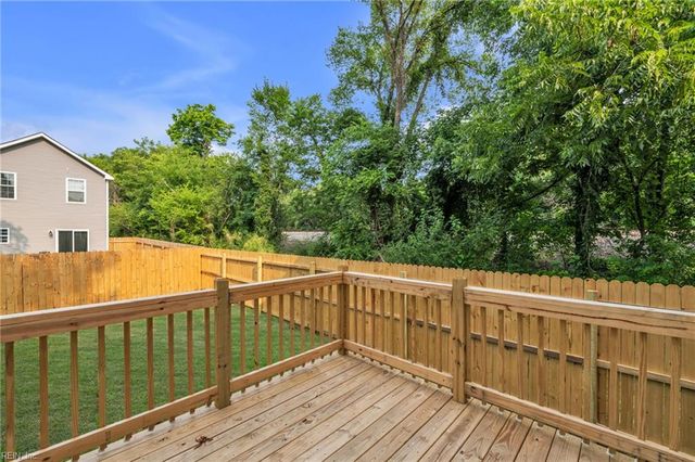 113 N 10th ST, Suffolk, VA 23434