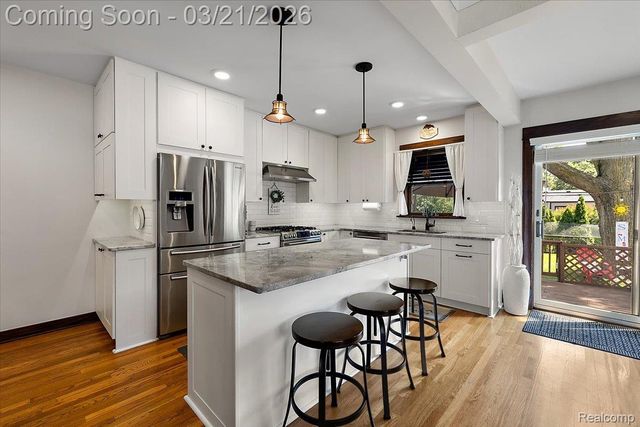 1957 Columbia Road, Berkley, MI 48072