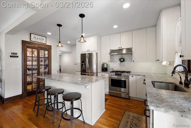 1957 Columbia Road, Berkley, MI 48072