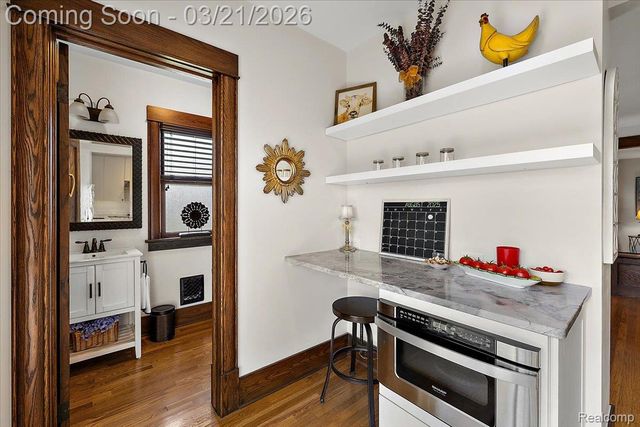 1957 Columbia Road, Berkley, MI 48072