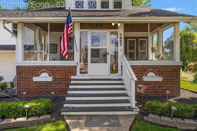 1957 Columbia Road, Berkley, MI 48072