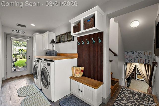 1957 Columbia Road, Berkley, MI 48072