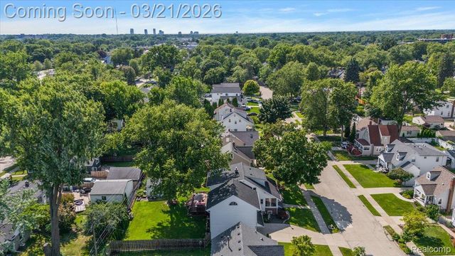 1957 Columbia Road, Berkley, MI 48072