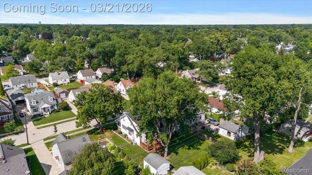 1957 Columbia Road, Berkley, MI 48072