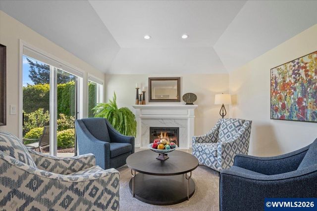 6468 Crampton Dr N, Keizer, OR 97303