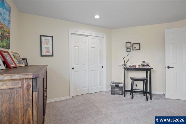 6468 Crampton Dr N, Keizer, OR 97303