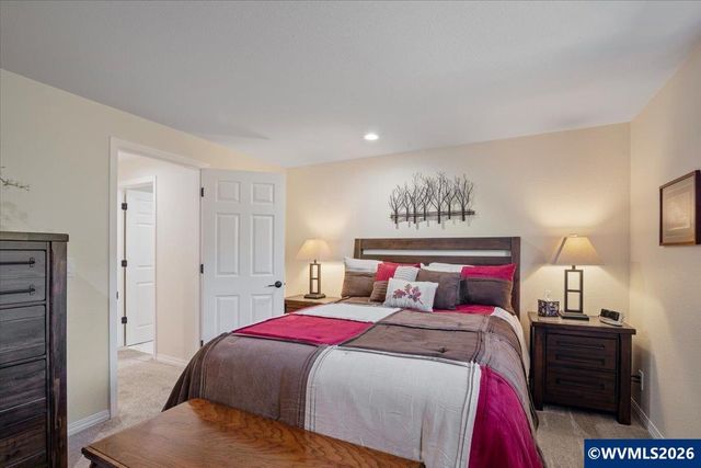 6468 Crampton Dr N, Keizer, OR 97303