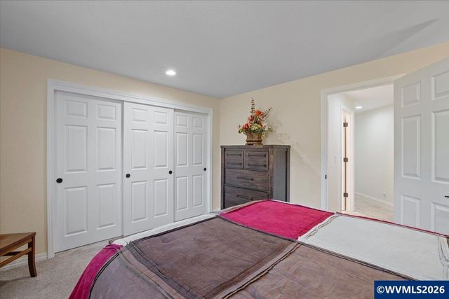 6468 Crampton Dr N, Keizer, OR 97303