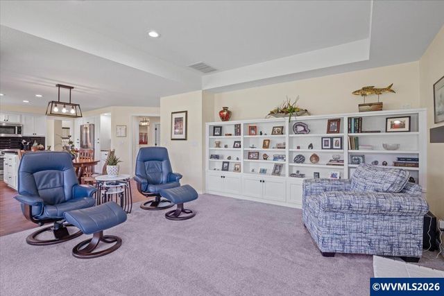 6468 Crampton Dr N, Keizer, OR 97303