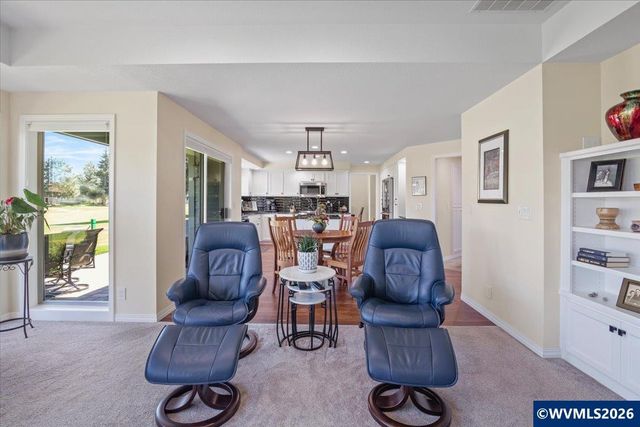 6468 Crampton Dr N, Keizer, OR 97303