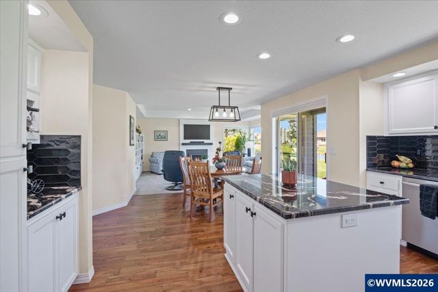 6468 Crampton Dr N, Keizer, OR 97303