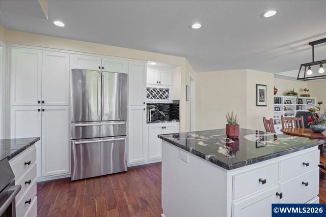 6468 Crampton Dr N, Keizer, OR 97303